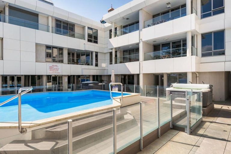 Photo of property in Anchorage Apartments, 408/36 Victoria Road, Mount Maunganui, 3116