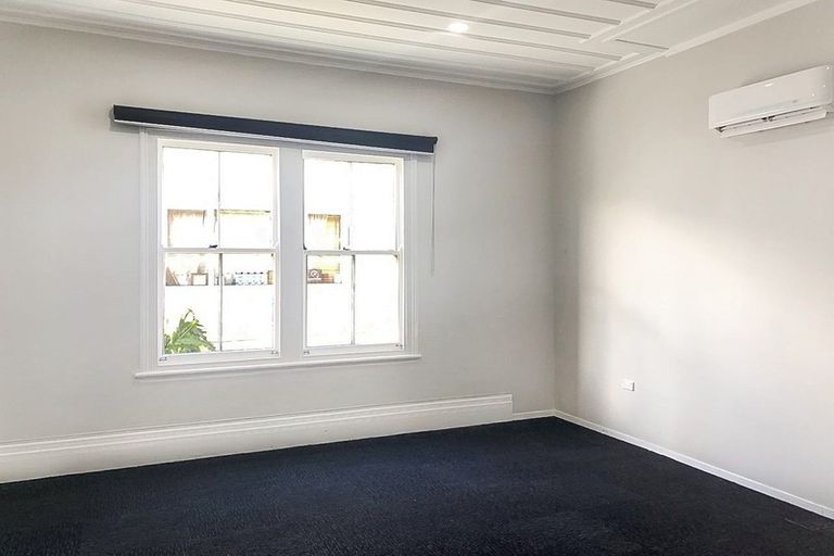 Photo of property in 215 Ferguson Street, Palmerston North, 4410