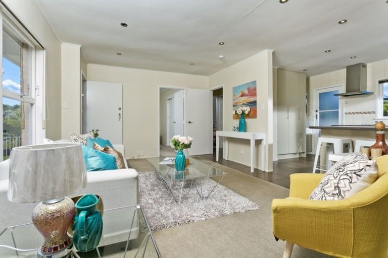 Photo of property in 1/14 Kapiti Place, Sunnynook, Auckland, 0620