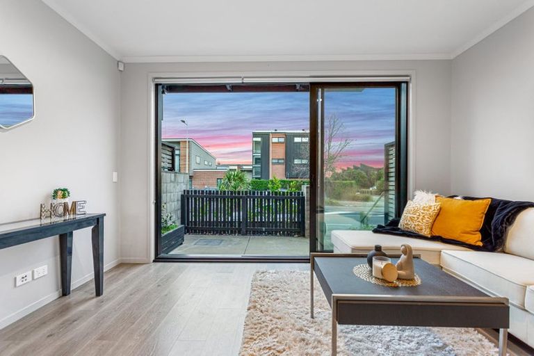 Photo of property in 239 Hobsonville Point Road, Hobsonville, Auckland, 0616