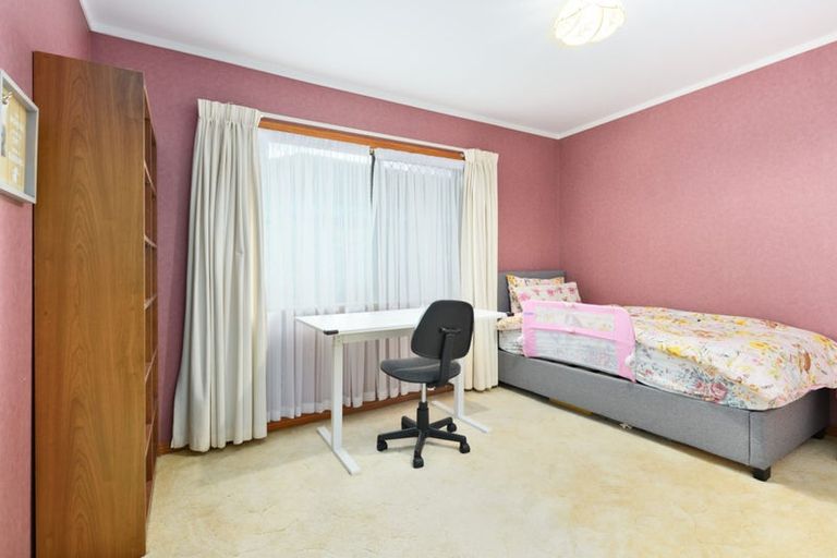 Photo of property in 2/4 Miriam Corban Heights, Henderson, Auckland, 0612