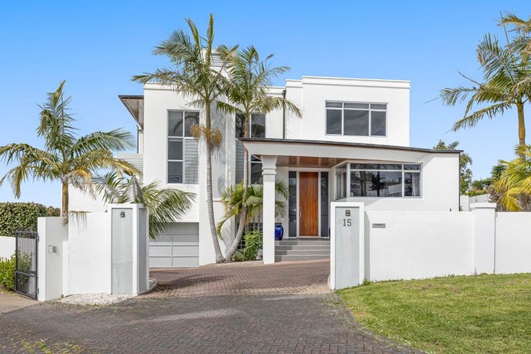 Photo of property in 15 Courtneys, West Harbour, Auckland, 0618