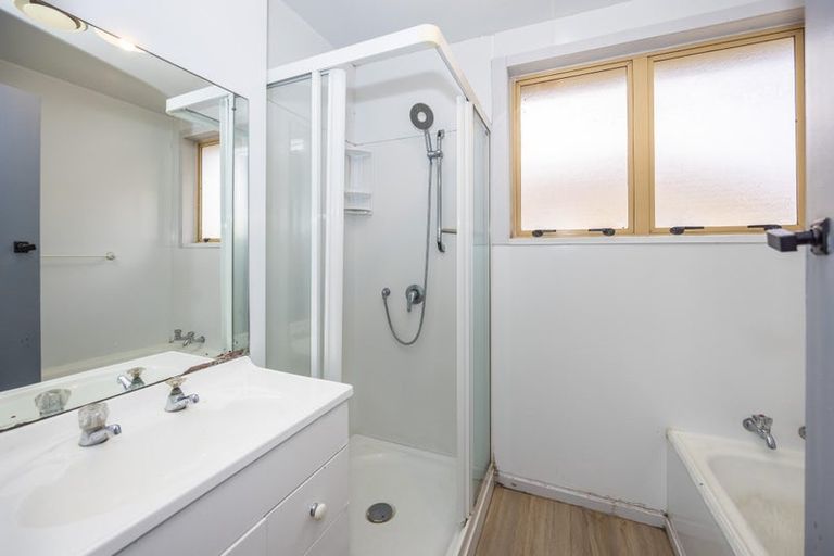 Photo of property in 42 Ross Crescent, Fairfield, Hamilton, 3214