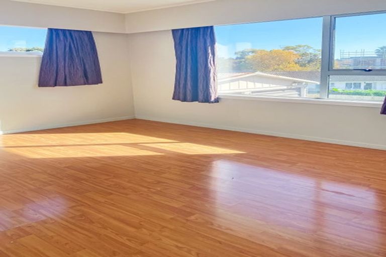 Photo of property in 69 Harrington Road, Henderson, Auckland, 0610
