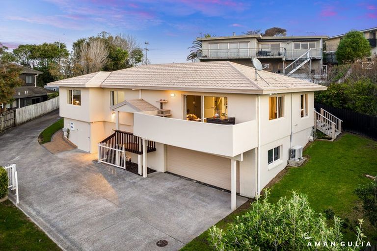 Photo of property in 22 Whangaparaoa Road, Red Beach, 0932