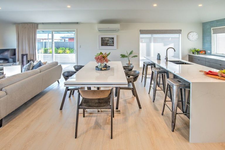 Photo of property in 37 Magnolia Crescent, Tawhero, Whanganui, 4501