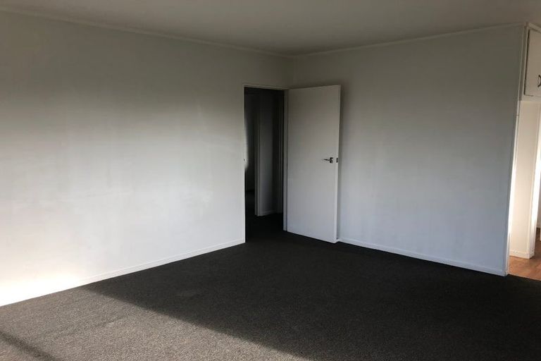 Photo of property in 112 Lynwood Road, New Lynn, Auckland, 0600