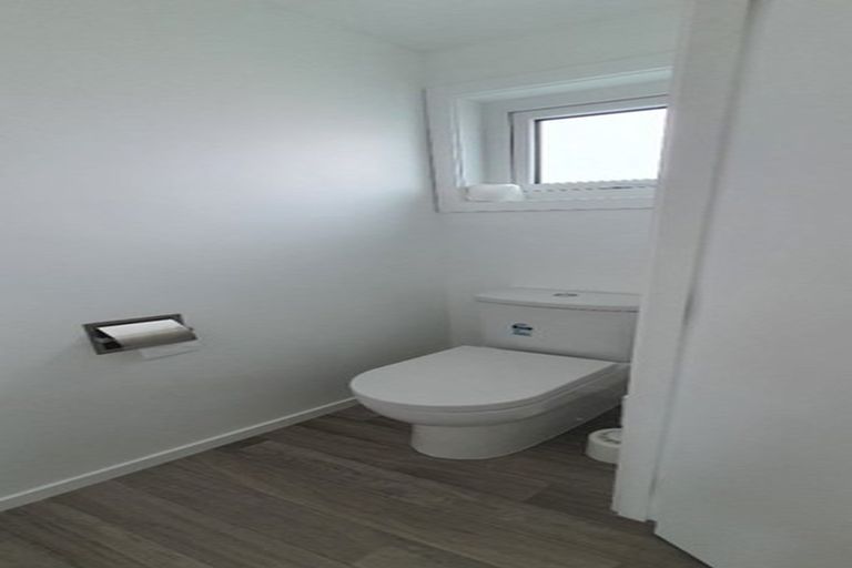 Photo of property in 4/176 Henderson Valley Road, Henderson, Auckland, 0612