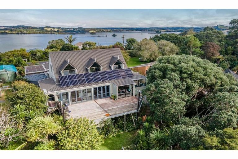 Photo of property in 87 Doves Bay Road, Kerikeri, 0294