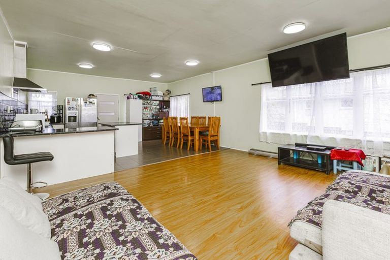 Photo of property in 11 Hall Avenue, Mangere, Auckland, 2022