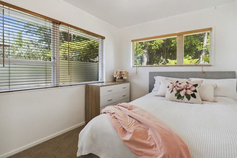 Photo of property in 767 East Coast Road, Northcross, Auckland, 0630