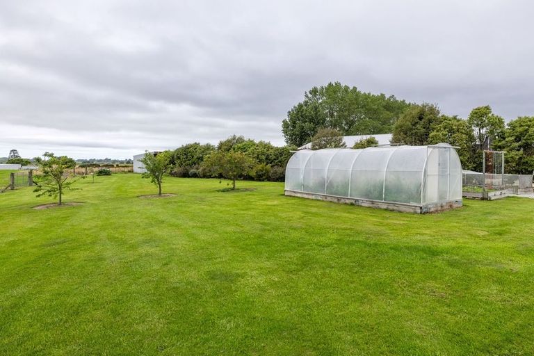Photo of property in 55 Timaru Road, Waimate, 7924