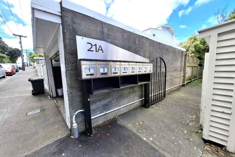 Photo of property in 21af1 Talavera Terrace, Kelburn, Wellington, 6012