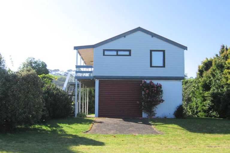 Photo of property in 85 Oyster Drive, Cooks Beach, Whitianga, 3591