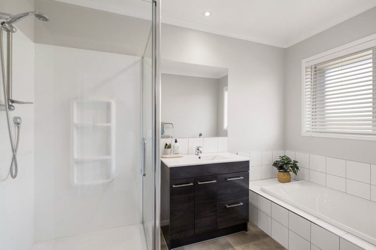 Photo of property in 45 Plescher Crescent, Leamington, Cambridge, 3432