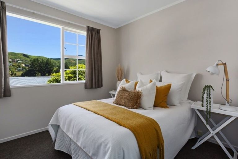 Photo of property in 16 Florio Terrace, Tawa, Wellington, 5028