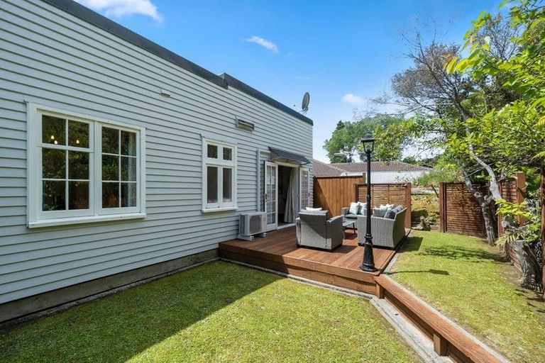 Photo of property in 4 Hillside Drive, Maoribank, Upper Hutt, 5018