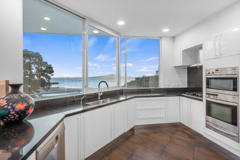 Photo of property in 1/9 The Esplanade, Castor Bay, Auckland, 0620