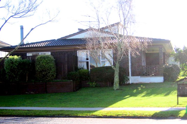 Photo of property in 1/11 Bramley Drive, Farm Cove, Auckland, 2012