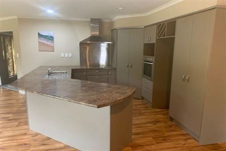 Photo of property in 22 Merriman Place, Pyes Pa, Tauranga, 3112