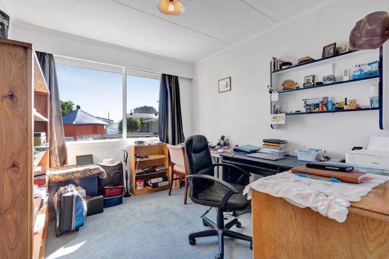 Photo of property in 22 Waiwera Place, Merrilands, New Plymouth, 4312