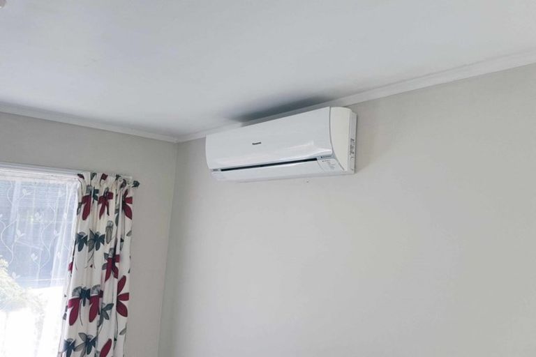 Photo of property in 148 Waimumu Road, Massey, Auckland, 0614