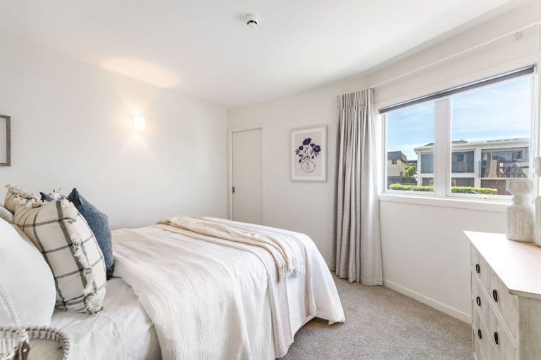Photo of property in 2/154 Marine Parade, Mount Maunganui, 3116