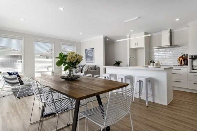 Photo of property in 77 Bert Wall Drive, Omokoroa, 3114