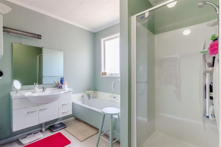 Photo of property in 2/44 Tui Road, Raumati Beach, Paraparaumu, 5032