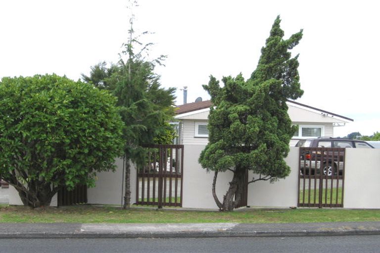 Photo of property in 33 Seaview Road, Glenfield, Auckland, 0629