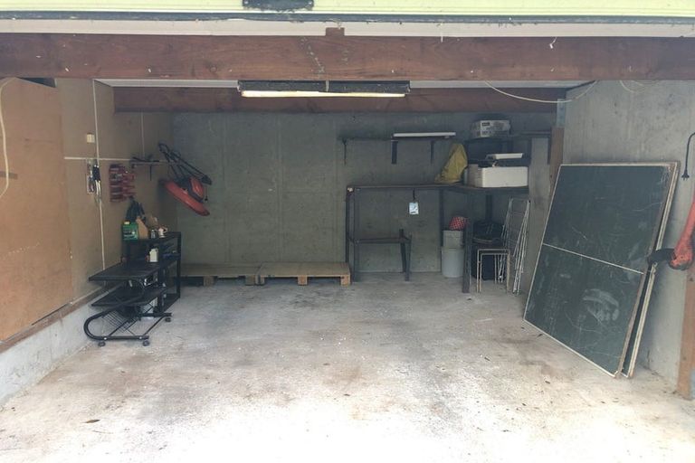 Photo of property in 87 Hazlewood Avenue, Karori, Wellington, 6012