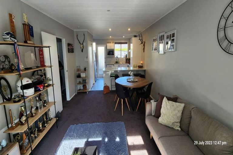 Photo of property in 2/80 Airlie Road, Plimmerton, Porirua, 5026