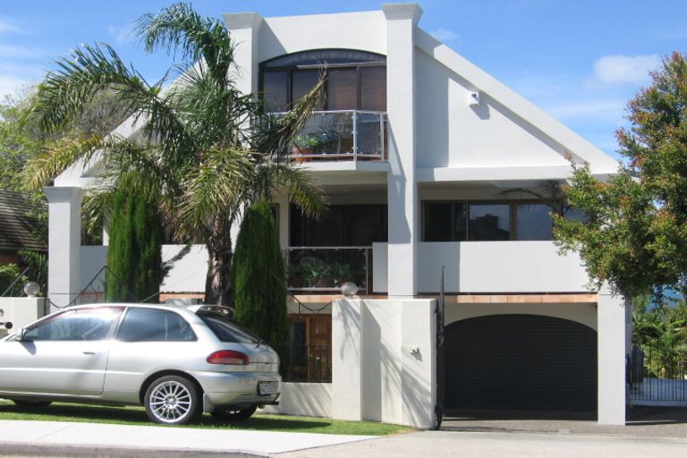Photo of property in 1/13 Vaughan Crescent, Murrays Bay, Auckland, 0630