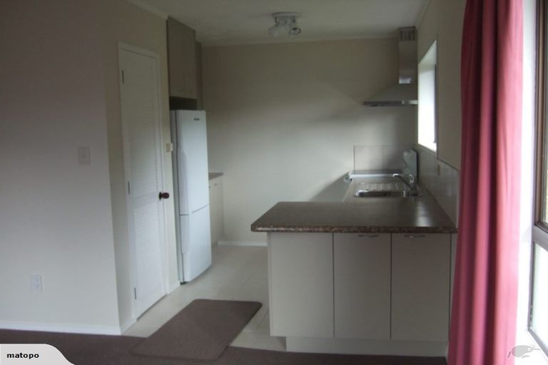 Photo of property in 2/10 Metric Place, Te Atatu South, Auckland, 0610