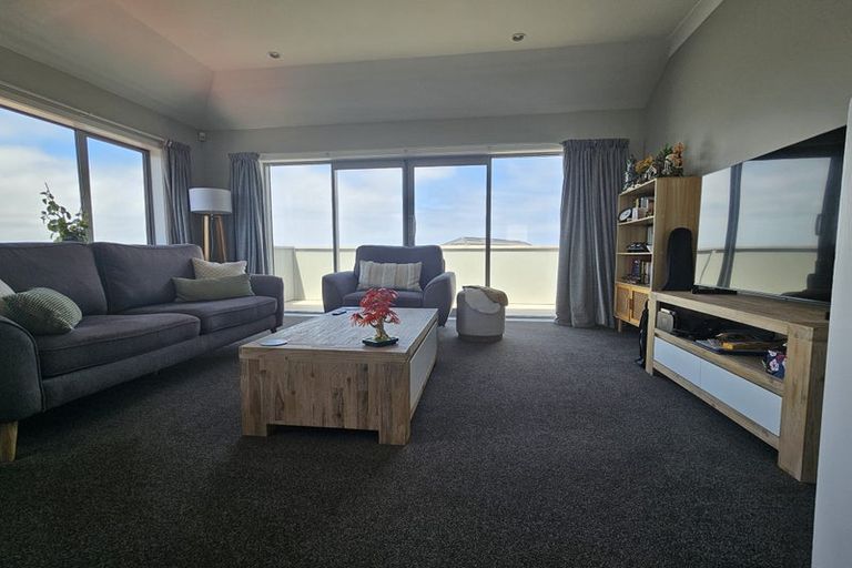 Photo of property in 22a Bowes Crescent, Strathmore Park, Wellington, 6022