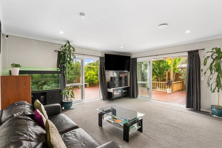 Photo of property in 209a Waddington Drive, Naenae, Lower Hutt, 5011
