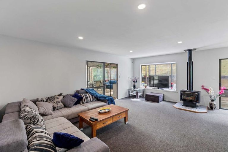 Photo of property in 13 Kay Road, Swanson, Auckland, 0614