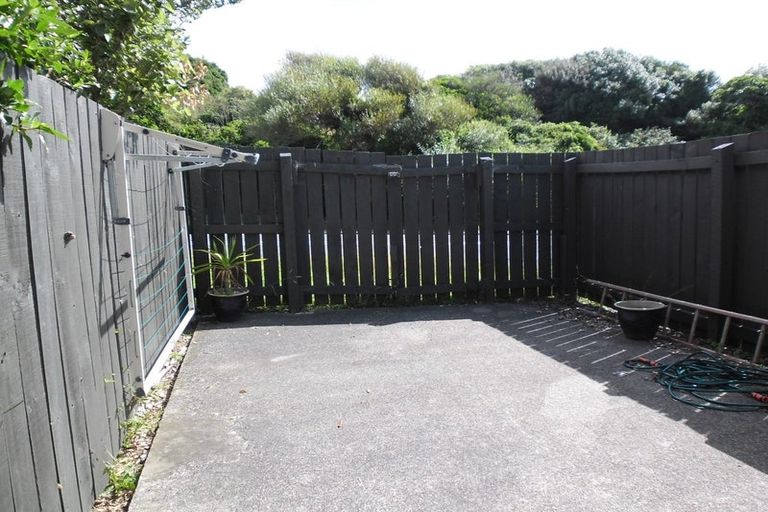 Photo of property in 55a Collins Avenue, Tawa, Wellington, 5028