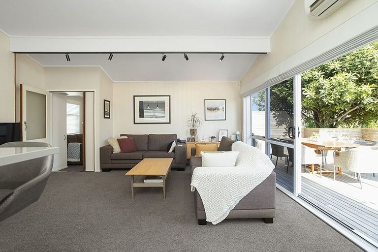 Photo of property in 84 Tiraumea Drive, Pakuranga, Auckland, 2010