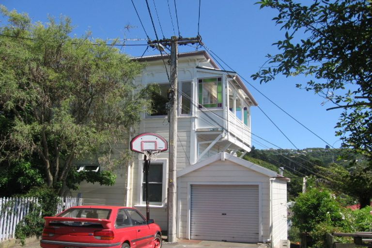 Photo of property in 33 Maarama Crescent, Aro Valley, Wellington, 6021