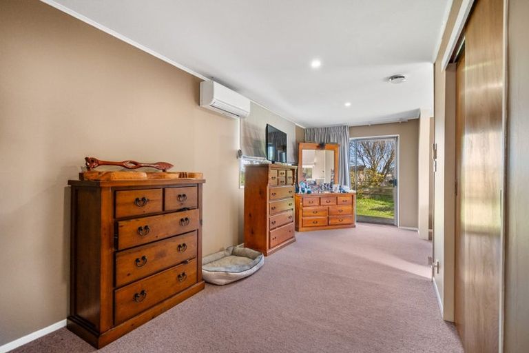 Photo of property in 35-37 Tokomaru Road, Tokomaru, Palmerston North, 4474