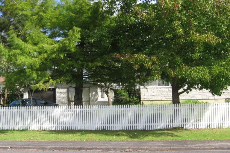 Photo of property in 1 Aquarius Avenue, Glen Eden, Auckland, 0602