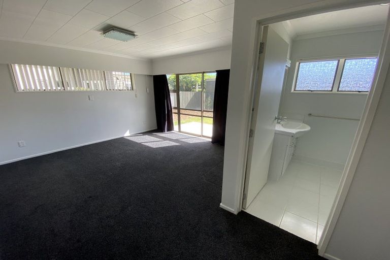 Photo of property in 5 Carbine Court, Awapuni, Palmerston North, 4412