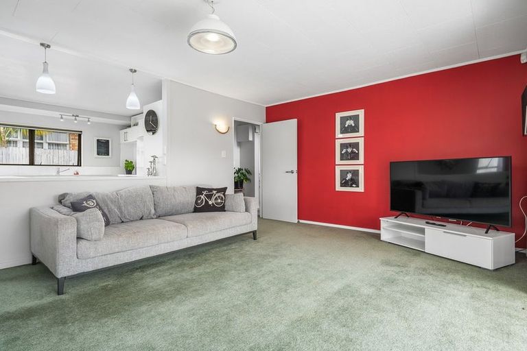Photo of property in 12 Third Avenue, Avenues, Whangarei, 0110