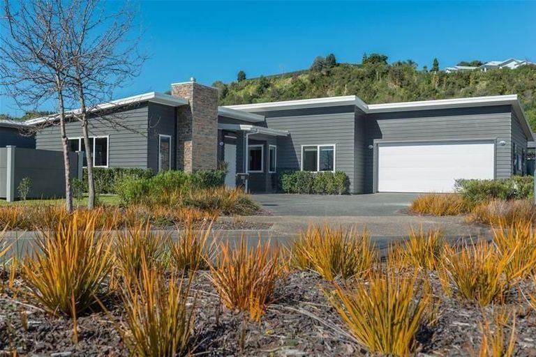Photo of property in 105 Lakes Boulevard, Pyes Pa, Tauranga, 3112