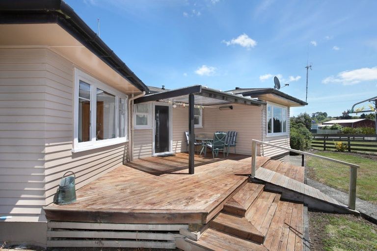 Photo of property in 19 Ingham Street, Halcombe, Feilding, 4779