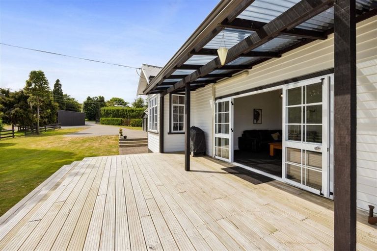 Photo of property in 206 Henwood Road, Paraite, New Plymouth, 4372