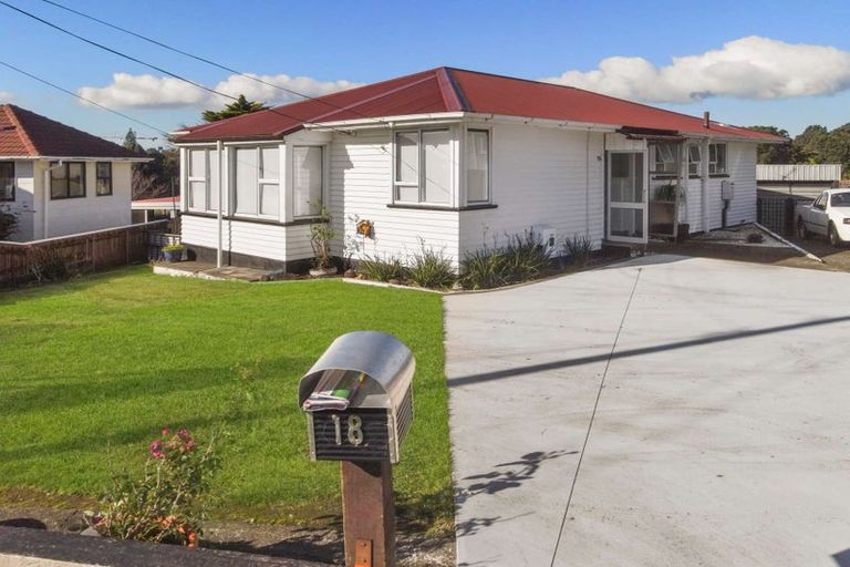 Photo of property in 18 Endeavour Street, Marfell, New Plymouth, 4310