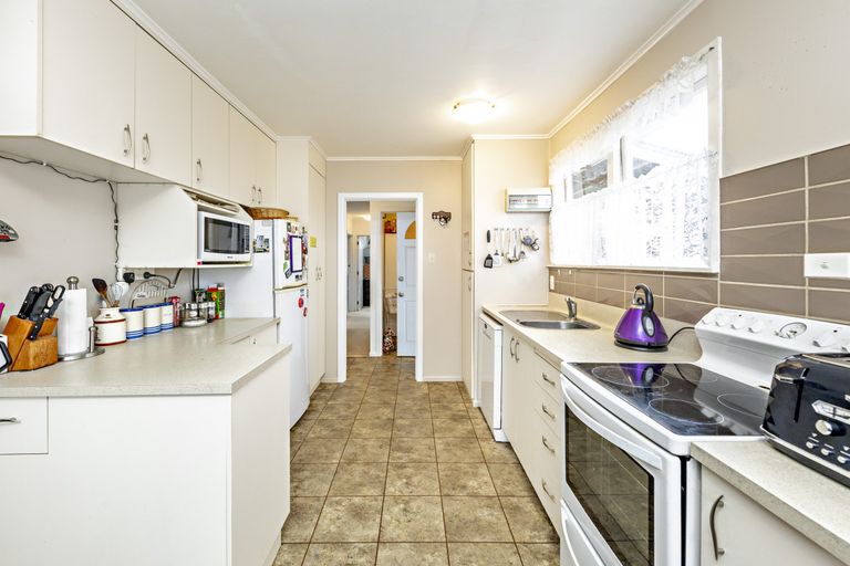 Photo of property in 65 Cargill Street, Papakura, 2110