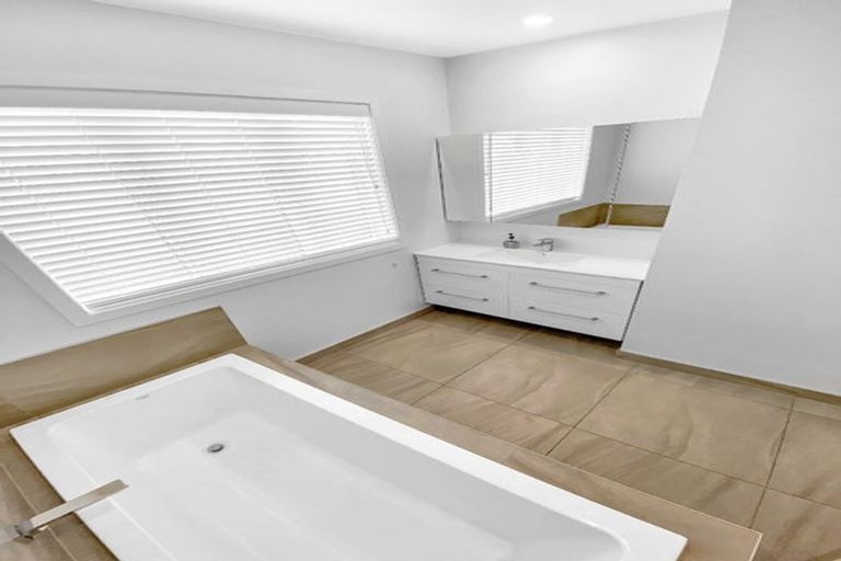 Photo of property in 24 Kaituna Place, Te Awa, Napier, 4110